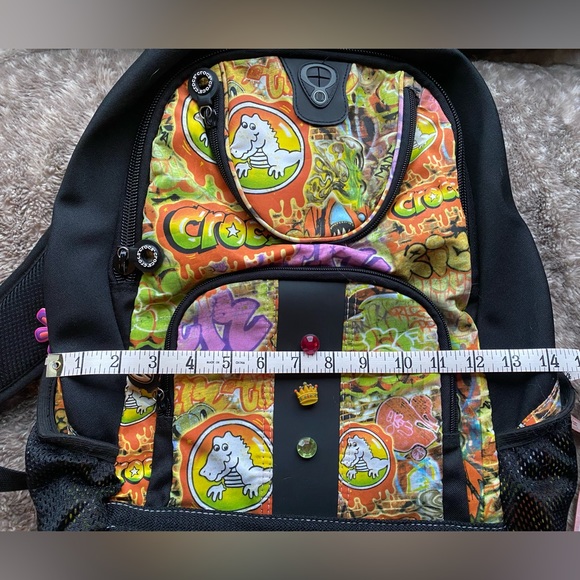 Rare excellent CROCS full-size backpack Alligator Graffiti multicolor w/jibbitz! - Picture 11 of 14